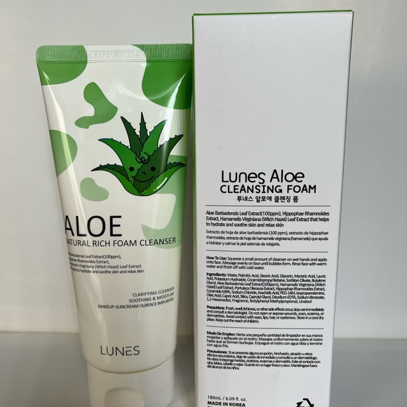 Lunes Aloe Natural Rich Foam Cleanser 6.9 oz/ 180ml - Picture 2 of 3